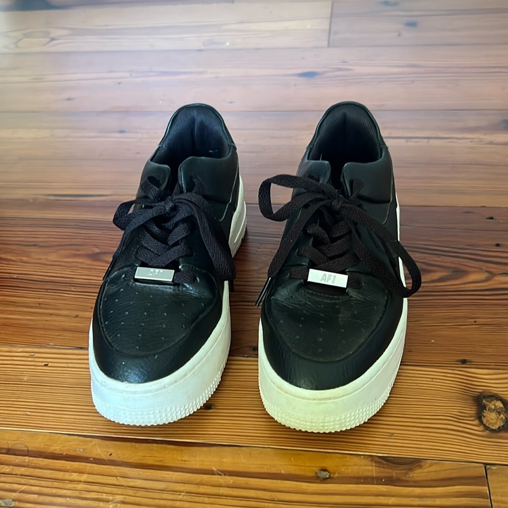 Nike Air Force One Black platform